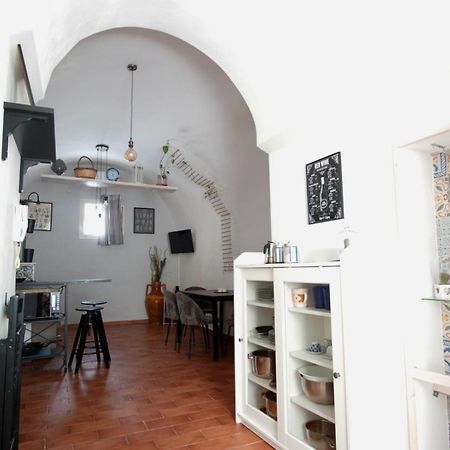 The 'Ferdinando' Refuge Apartment Mesagne Bagian luar foto