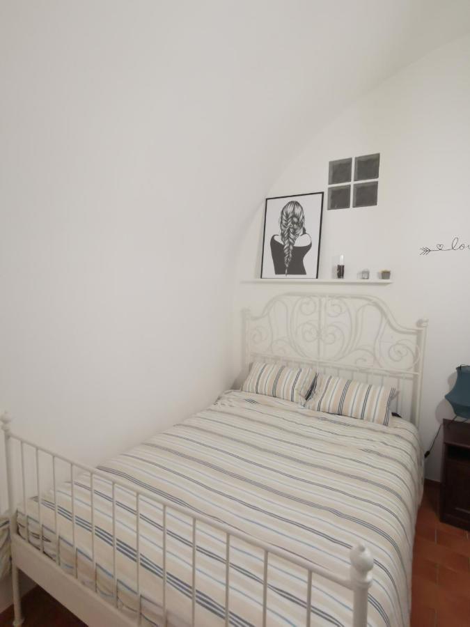 The 'Ferdinando' Refuge Apartment Mesagne Ruang foto