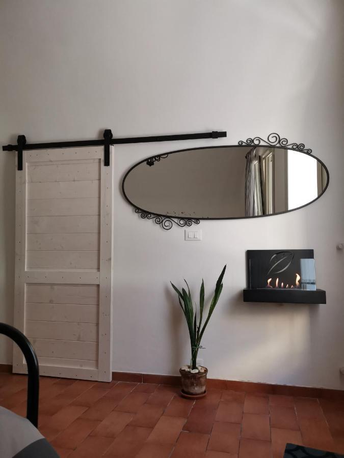 The 'Ferdinando' Refuge Apartment Mesagne Ruang foto