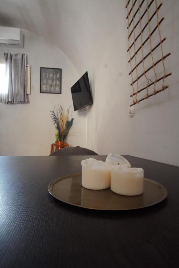 The 'Ferdinando' Refuge Apartment Mesagne Bagian luar foto