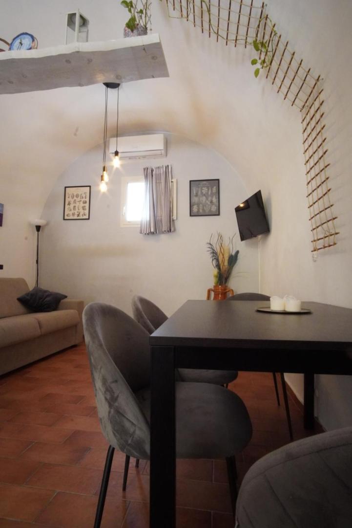 The 'Ferdinando' Refuge Apartment Mesagne Bagian luar foto