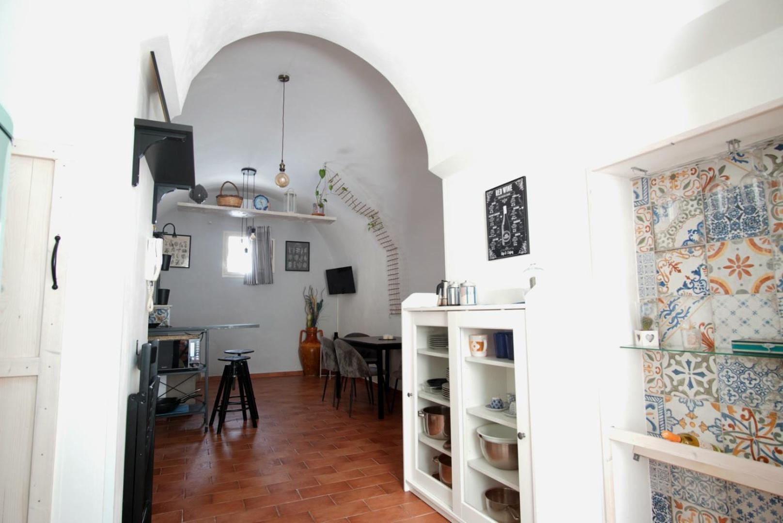 The 'Ferdinando' Refuge Apartment Mesagne Bagian luar foto